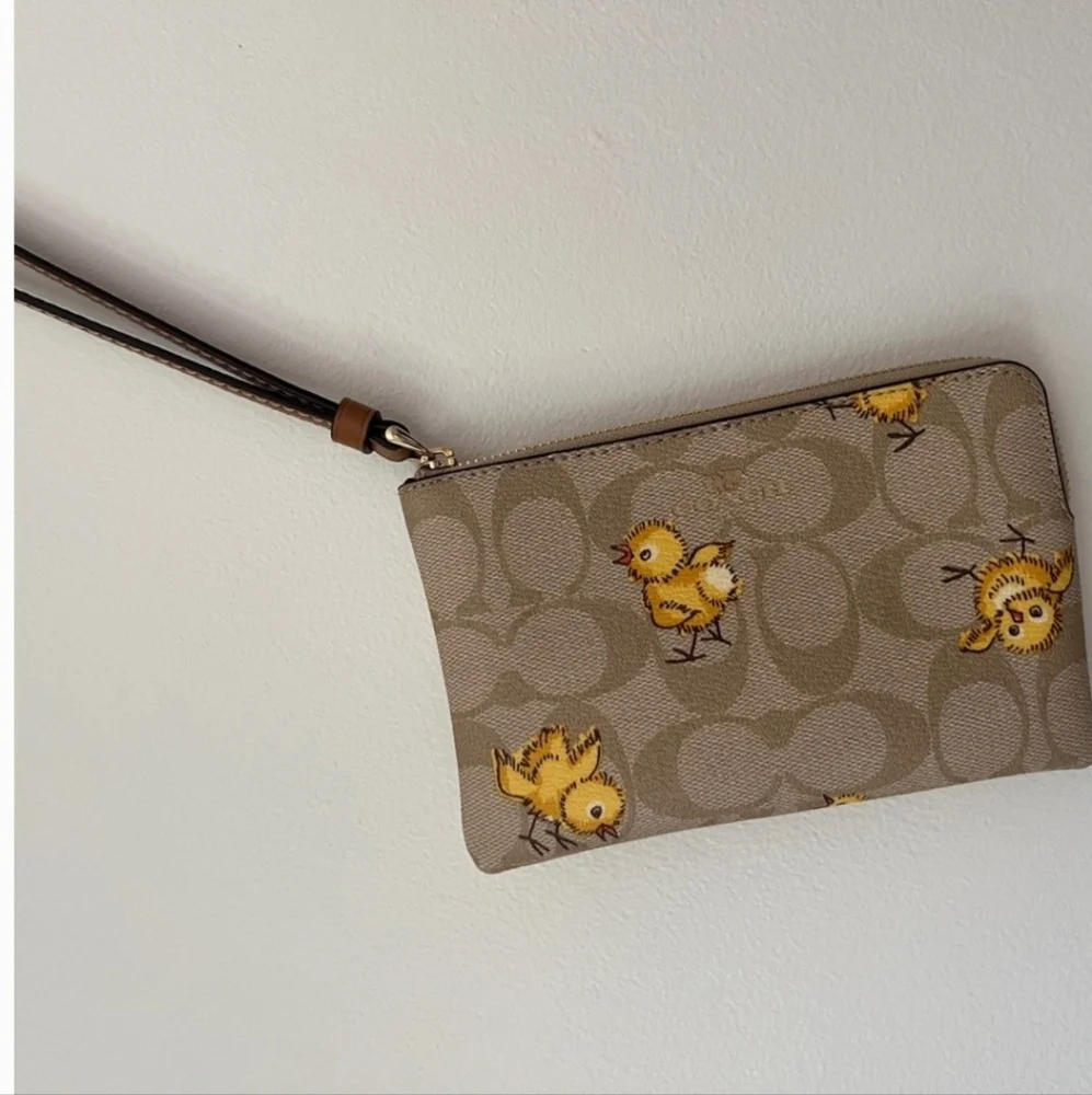 NWT COACH BABY CHICK WRISTLET - Picture 2 of 5
